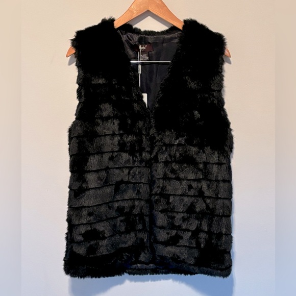 WINTER SALE - Eyeful Color Your World Vest - Picture 1 of 4